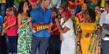 Los duques de Sussex, Harry y Meghan, disfrutaron de la marimba y el viche en el festival afro Petronio