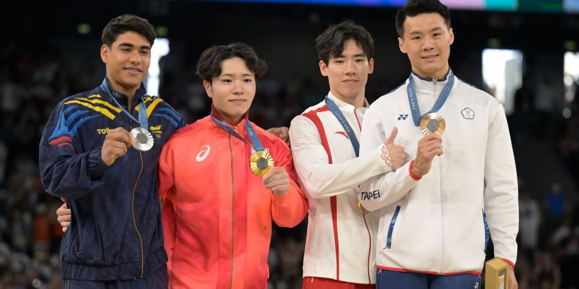Ángel Barajas ganó medalla de plata en los Juegos Olímpicos de París 2024 en la prueba de barra fija de gimnasia artística