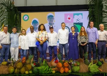 Gobierno firma alianza con Éxito para sustituir cultivos ilícitos en territorios excluidos