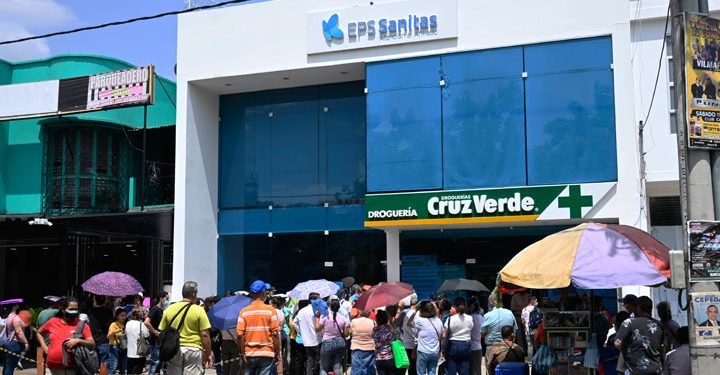 Para “optimizar el servicio” EPS Sanitas realizará cambio de operador de entrega de medicamentos en 13 departamentos del país.