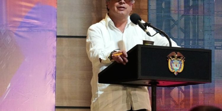 Presidente Petro denuncia que se viene fraguando un golpe de Estado ‘a la colombiana’