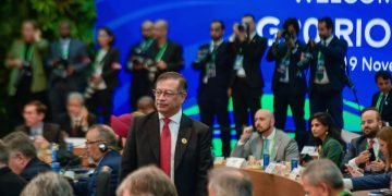 Colombia insta a Rusia y a Ucrania para que comiencen diálogos y busquen una salida negociada