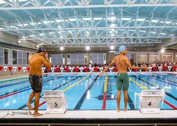 Estudiantes de la Selección de Natación de Uninorte durante la muestra deportiva.