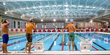 Estudiantes de la Selección de Natación de Uninorte durante la muestra deportiva.