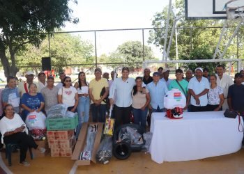 Barrancas promueve la innovación agrícola: Entrega de herramientas para productores de cacao