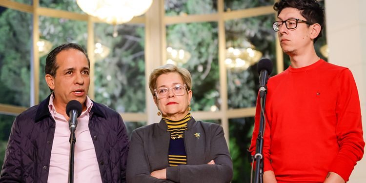 Con austeridad y nuevo plan de financiamiento, Gobierno enfrentará el desbalance fiscal de $ 12 billones