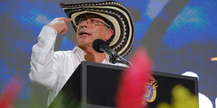 En primera jornada de ‘Cumpliendo con el Cambio’, presidente Petro destacó logros en Reforma Agraria, salud, energía, vías y educación en Córdoba