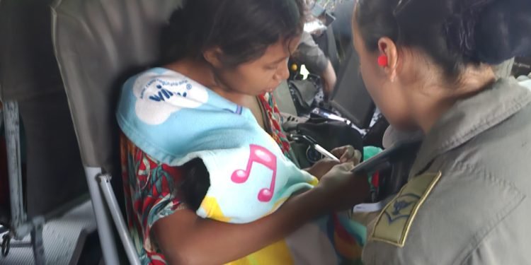 Cuatro menores con avanzada desnutrición fueron trasladados vía aérea en La Guajira