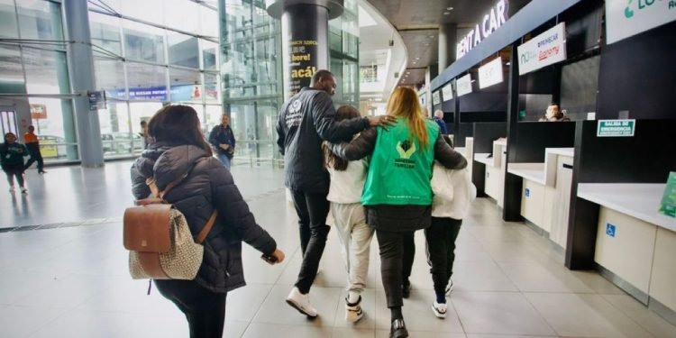 Bienestar Familiar atendió a niños, niñas, adolescentes, una madre gestante, y sus familias, deportados desde Estados Unidos