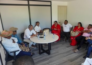 En una mesa de diálogo, Nación Wayuu y Cerrejón buscan soluciones a las afectaciones de comunidades indígenas