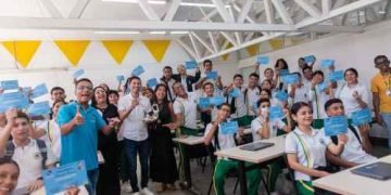 En aulario del Instituto Agrícola de Pueblo Bello, estudiantes de once grado aprendieron a construir robots con inteligencia artificial