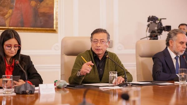 Para evitar que Congreso dilate Consulta Popular, presidente Petro enviará mensaje de urgencia e insistencia al proyecto de reforma laboral del Partido Liberal