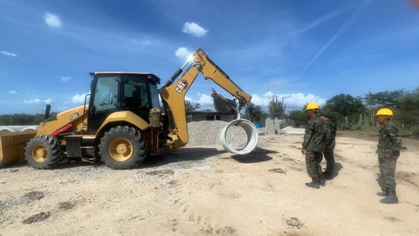 Ejército Nacional mejora vías, alcantarillas y acceso al agua en La Guajira