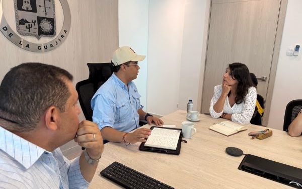 Ad portas de comenzar la construcción de la Marina de Riohacha, gobernador y directora de la ANLA revisan aspectos técnicos de la obra