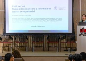 “Tener tasas de informalidad del 56 % no es deseable”: expertos analizan el fenómeno en Colombia