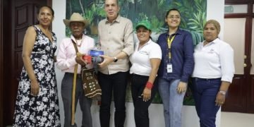 Corpoguajira fortalece vigilancia ambiental con entrega de equipos tecnológicos a guardianes de áreas protegidas