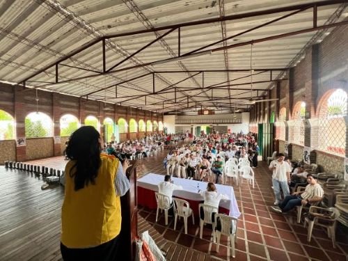215 víctimas de la Hacienda Bellacruz, en el Cesar, recibieron sus cartas de indemnización por valor de $5 mil millones