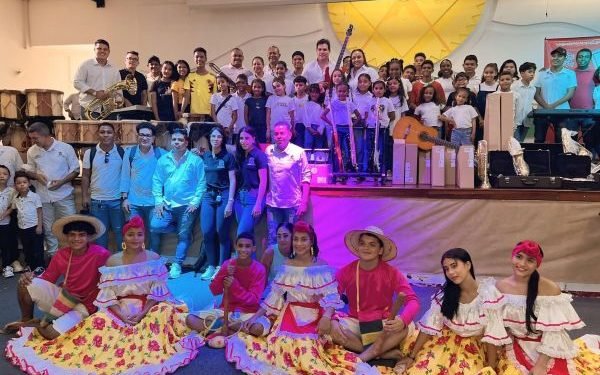 Con entrega de instrumentos musicales, Drummond Ltd. fortalece la formación artística en La Jagua de Ibirico, Cesar