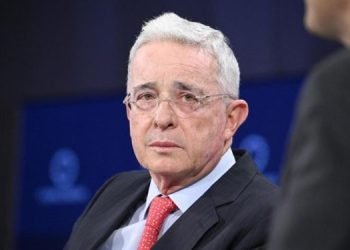 Uribe es declarado culpable por el delito de soborno en actuación penal