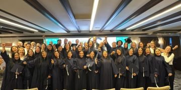 Enlaza celebra la graduación de la primera generación de mujeres linieras en Colombia