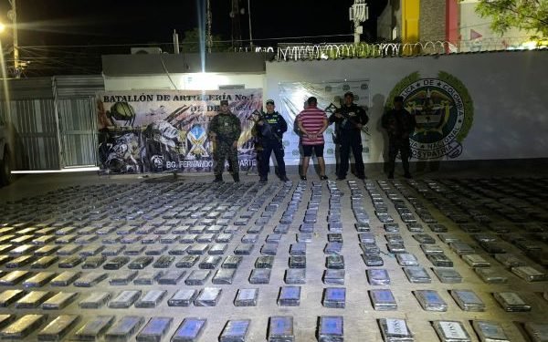 Ejército Nacional incauta más de 600 kilos de clorhidrato de cocaína en  Uribia, La Guajira