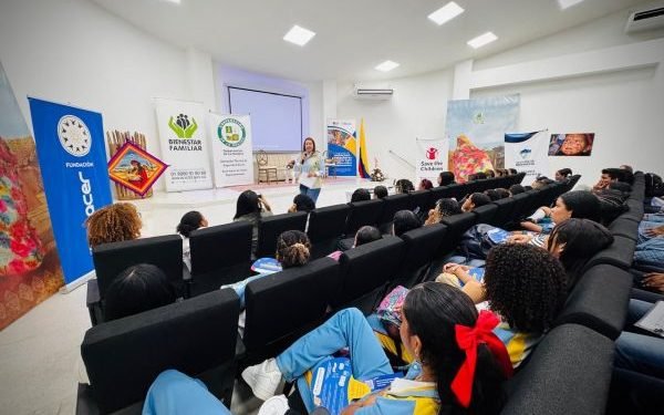 «Que los padres orienten a sus hijos sobre los métodos anticonceptivos no debe ser un tabú»: Jonaithy Llorente, en foro conmemorativo de la Semana Andina