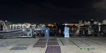 Incautan dos toneladas de cocaína a bordo de un buque de carga en el Caribe