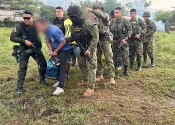 La Armada capturó once integrantes del Clan del Golfo en Bolívar y Sucre