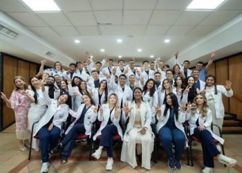 Nuevos médicos internos de UNIMAGDALENA inician el servicio profesional