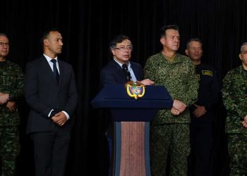 Presidente Petro anunció que denunciará en la Corte Penal Internacional a ‘Iván Mordisco’ por reclutamiento de menores