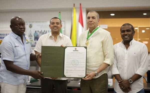 Asamblea Departamental de La Guajira otorga la Medalla “Luis Antonio Robles” al director general de Corpoguajira, Samuel Lanao Robles