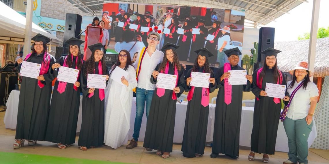 La Guajira gradúa a 395 jóvenes de zonas rurales dispersas, gracias a la estrategia de educación media rural