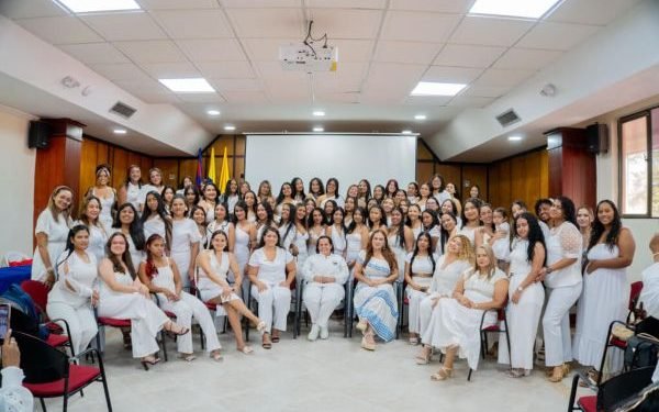 Insignias que Transforman Vidas: 86 Vocaciones al Servicio de la Primera Infancia