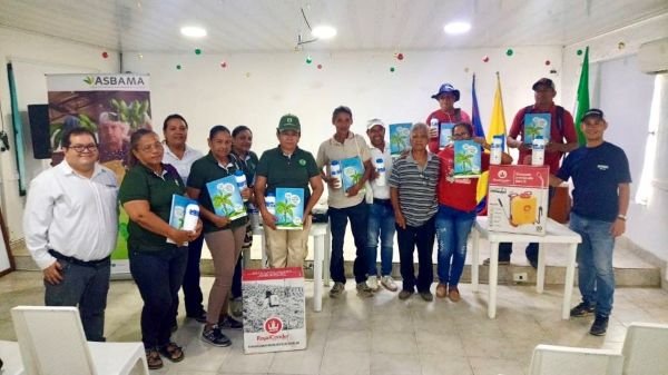 ASBAMA capacita y entrega insumos agrícolas a pequeños productores de la Zona Bananera
