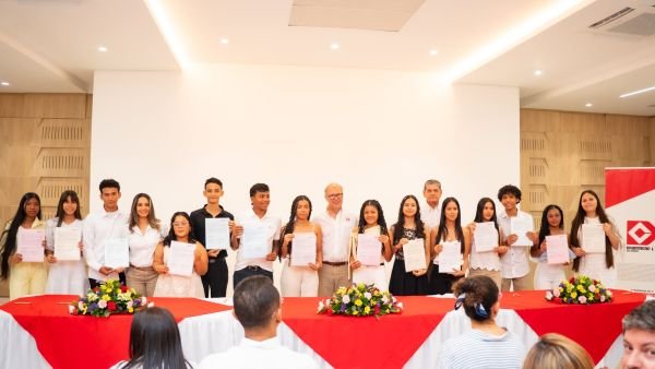 Drummond Ltd. continúa transformando vidas a través de la educación con la entrega de 19 nuevas becas en 2026