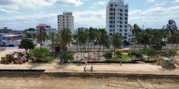 Gobernador verifica en terreno el avance del Malecón: cuatro de sus 5 zonas ya registran intervención y avance