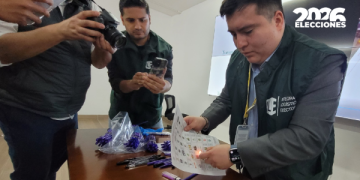 Entes de control, misiones de observación y auditores nacionales e internacionales acompañaron la prueba técnica de verificación de los bolígrafos que se utilizarán el 8 de marzo