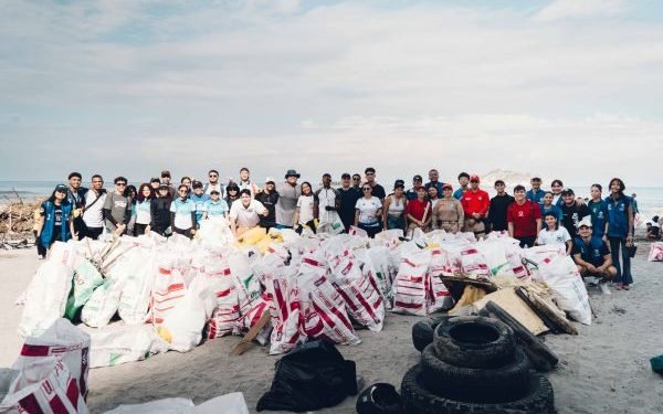 La Playa Los Cocos recibió una jornada de limpieza ambiental liderada por UNIMAGDALENA