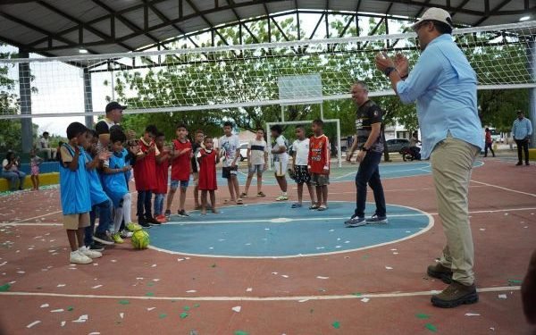 Gobernador Aguilar fortalece la infraestructura deportiva con entrega de escenarios renovados en el sur de La Guajira
