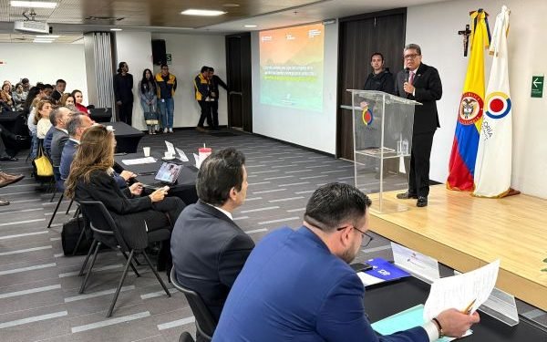Contraloría General alerta sobre riesgo de racionamientos y aumento de precios por debilidades en almacenamiento, abastecimiento de hidrocarburos y energía eléctrica en el país