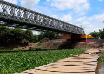 Gobierno nacional entrega puente en Sucre que reconecta a más de 11 mil personas