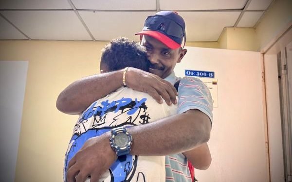 Riohacha, escenario de reunificación familiar que devuelve la esperanza a padre e hijo tras separación