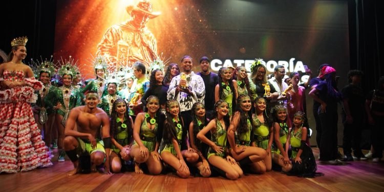 Fundación ACHE ganó premio Joselito Carnaval de Oro, en categoría Comparsa