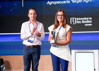 Asobancaria otorga premio al Banco Agrario por su tarjeta de crédito Mujer Agro