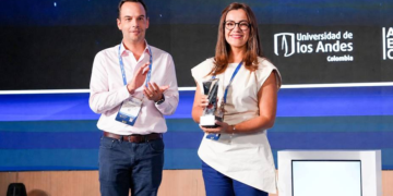 Asobancaria otorga premio al Banco Agrario por su tarjeta de crédito Mujer Agro