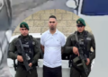 Capturan a ‘Kleiver’, presunto integrante de ‘Los Costeños’, señalado de la instalación de cilindros y bandera alusiva al Eln