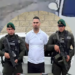 Capturan a ‘Kleiver’, presunto integrante de ‘Los Costeños’, señalado de la instalación de cilindros y bandera alusiva al Eln