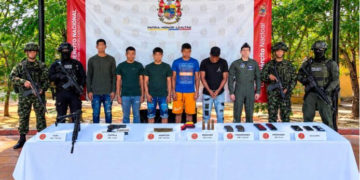 Ejército capturó a cinco integrantes de las disidencias de alias ‘Calarcá’ en el Catatumbo, hallan menor de edad en el operativo.