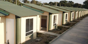 Cerrejón impulsa la reconstrucción de viviendas para familias afectadas por el terremoto con el apoyo del Minuto de Dios.